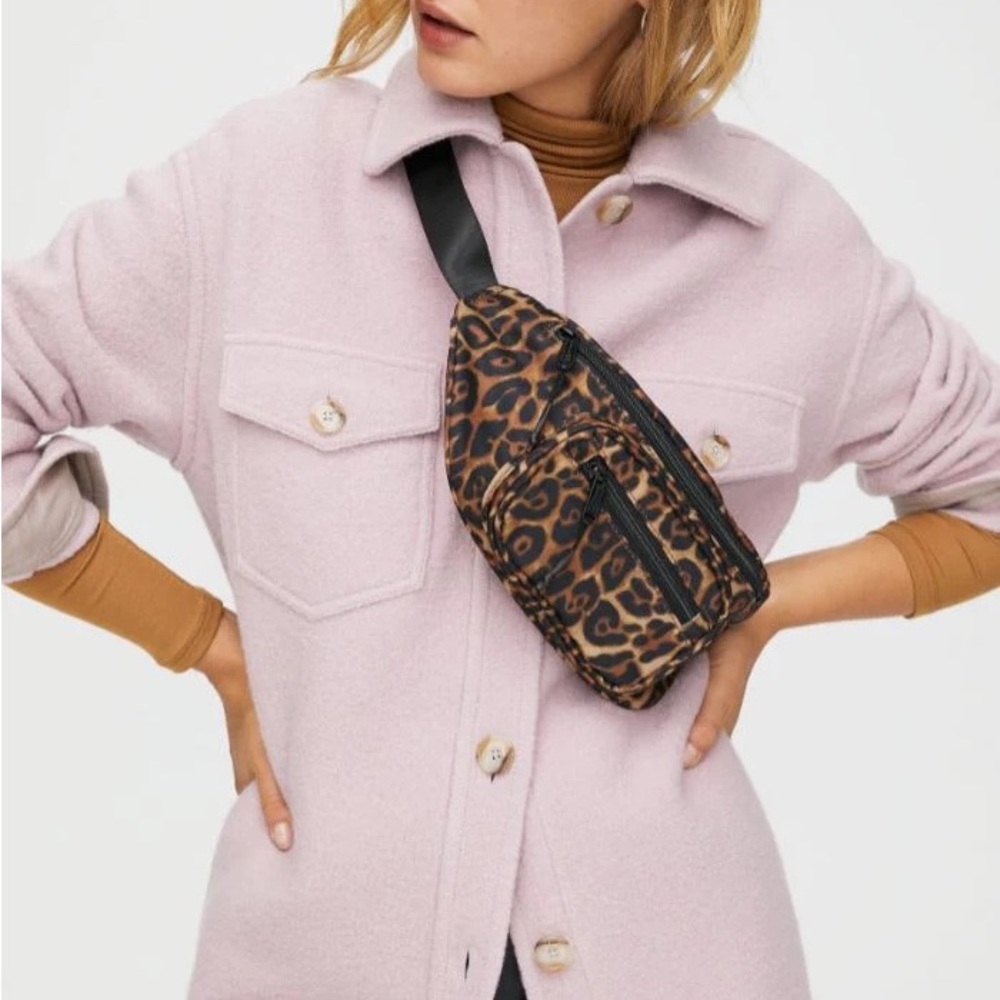 Aritzia Leopard Fanny Pack (Main Character)